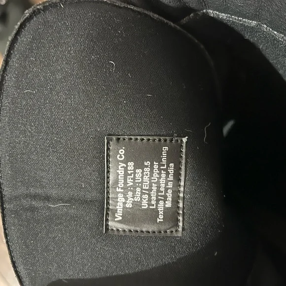 Beautiful lace up boots they are a little narrow - Picture 5 of 7